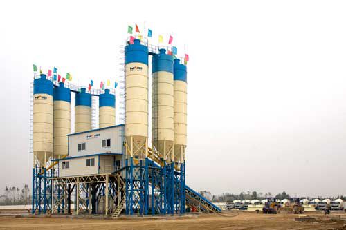 Concrete mixer plays an important role in concrete mixing plant